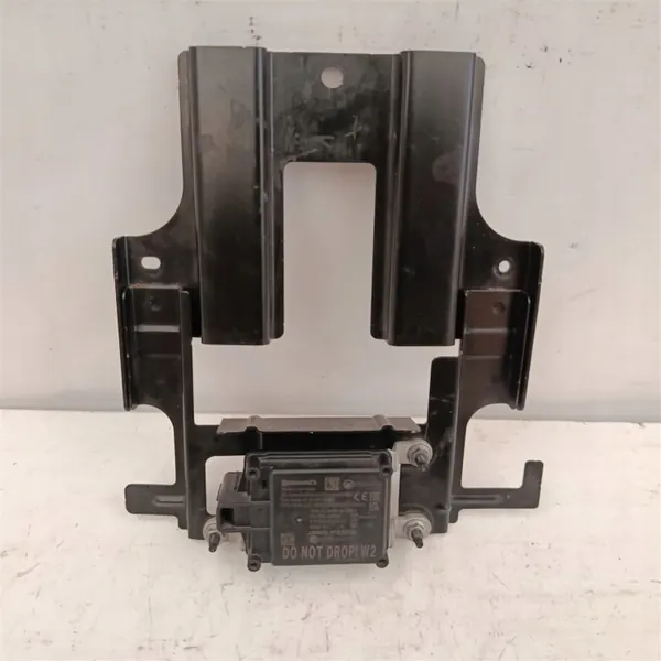 Radar Distronic Nissan OEM 28438-6PA0C - Usado image 2