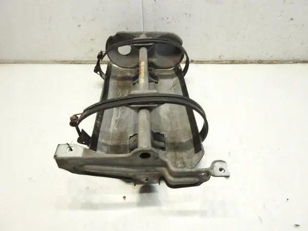Carcasa de botella GNC usada para Mercedes W245 B180 image 6