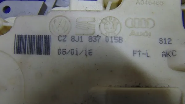 Vänster Framdörrslås 9 Stift VW Touareg II 10-17R OEM image 3