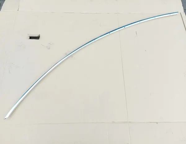 Rail de toit gauche chromé Tesla Model 3 1083519-00-D image 1