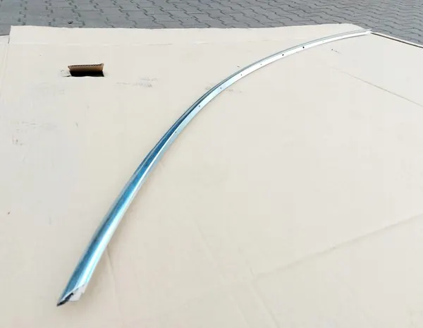 Rail de toit gauche chromé Tesla Model 3 1083519-00-D image 2