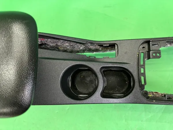 Accoudoir de console centrale Kia OE avec porte-gobelet image 6
