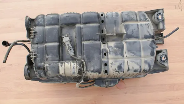 Réservoir d'expansion OEM 81.06102-6232 pour MAN TGX image 5