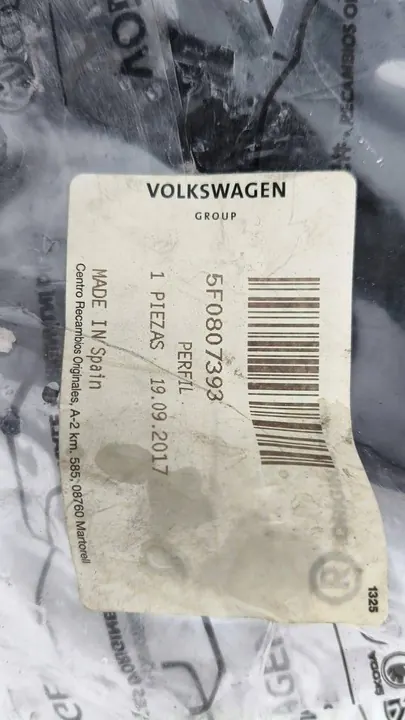Guia de para-choque traseiro esquerdo Seat Leon III 5F0807393 image 3