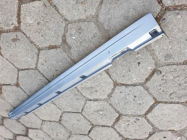 Volkswagen Passat CC 09r Left Threshold Cover image 4