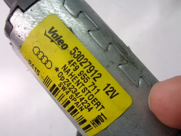 Audi A6 C6 Heckwischermotor 4F9955711 image 5