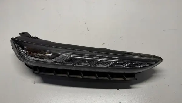 Faro Derecho DRL LED OEM 92208-J9000 Hyundai Kona EV image 2