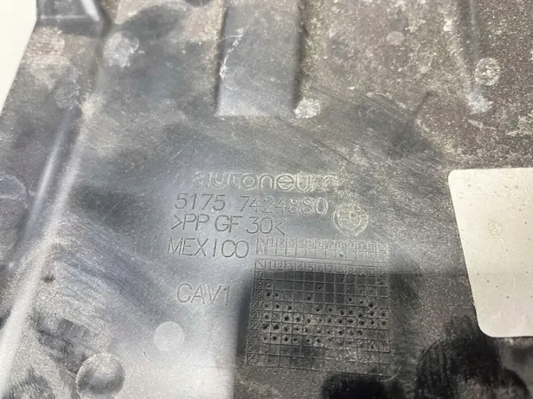 BMW X7 G07 2023 Getriebeabdeckung OEM 7424880 image 3