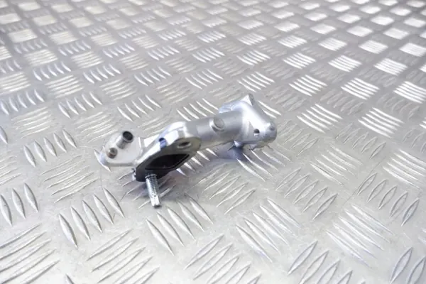 EGR-Rohr OEM 2562415010 für Toyota Yaris Hybrid image 3