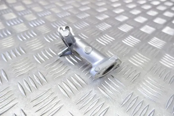 EGR-Rohr OEM 2562415010 für Toyota Yaris Hybrid image 4