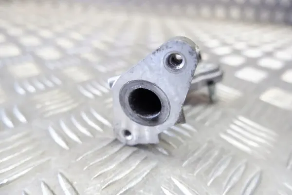 EGR-Rohr OEM 2562415010 für Toyota Yaris Hybrid image 6