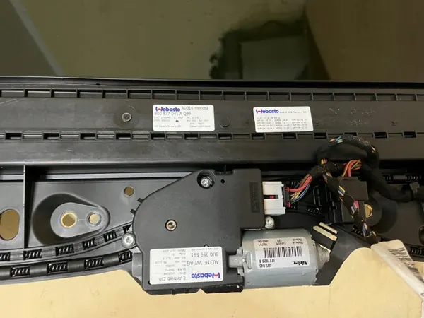Audi Q3 8U Panoramadach OEM 8U0877041A 8U0959591 image 8