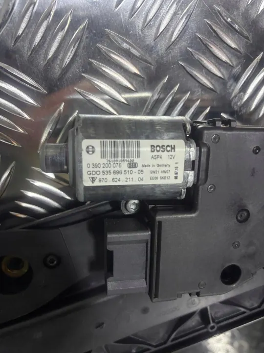 Techo Solar Porsche Panamera OEM 97062421104 Completo image 5