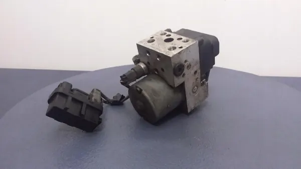 Nissan ABS-pomp OEM 47600-8H710 voor X-Trail T30 2.0 image 3
