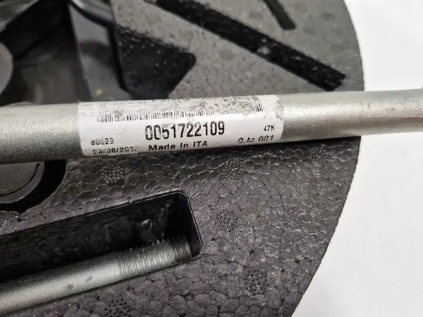 Fiat 500L Tavaratilan sisäosa OEM 1 - Käytetty image 5