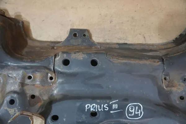 Toyota Prius III Voorste ophangingsarm OEM TOY4657555 image 7