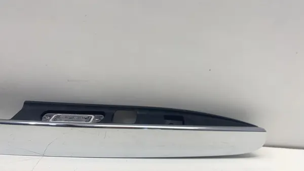 Moldura Portão Traseiro Mercedes R W251 OEM A2517400593 image 3
