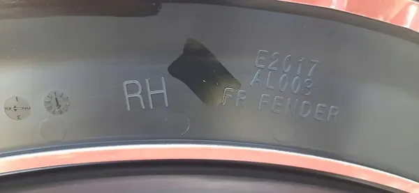 Oikea etulokasuoja Subaru Outback 14- image 8