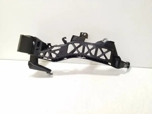 OEM 57707FN000 Framstötsfästet för Subaru image 2