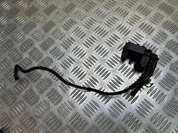 Vakuumventil / Turbo Solenoid BMW 6 F06 650i 2013 image 4