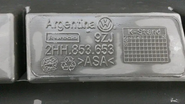 VW Amarok 2H Front Grill Chrome 2HH853653 image 6