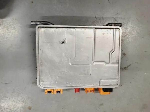 Onduleur Jaguar I-PACE X590 OEM L9D3-14A750-AC image 4