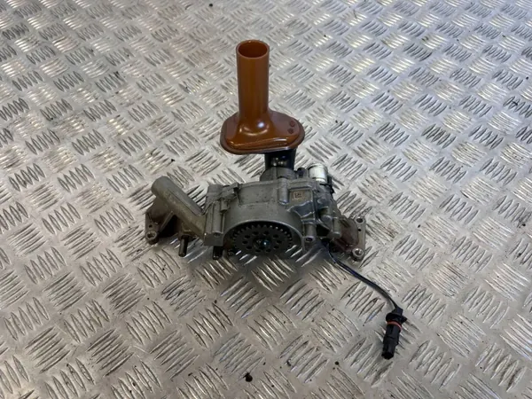 Pompe à huile Maserati Levante OEM 24416F1585 - Occasion image 2