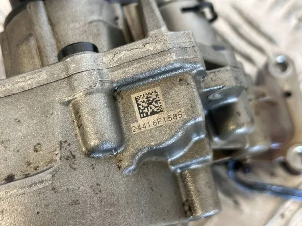 Pompe à huile Maserati Levante OEM 24416F1585 - Occasion image 10