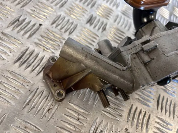 Pompe à huile Maserati Levante OEM 24416F1585 - Occasion image 4