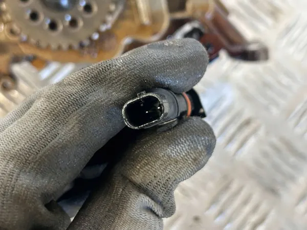Pompe à huile Maserati Levante OEM 24416F1585 - Occasion image 6