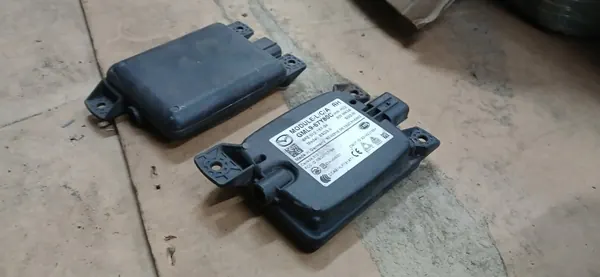 Capteur radar latéral Mazda OE OEM GML967Y80C image 2