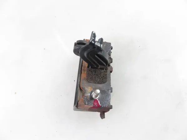 Asa de maletero Honda HR-V OEM M980881 - Usado image 3