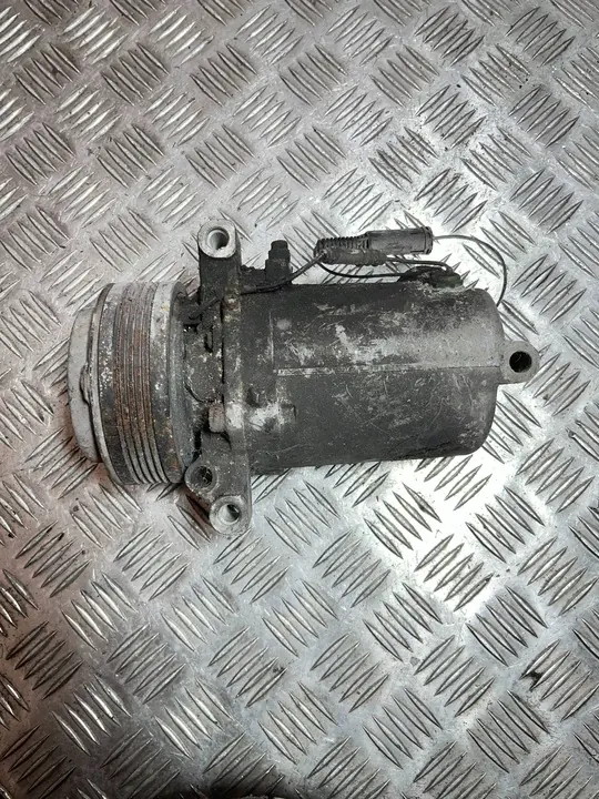 Compressore aria condizionata BMW 3 E36 1998 image 2