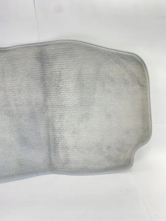 Vorderer rechter Teppich OEM TAPICERKA/SDV10424 Mercedes W201 image 3