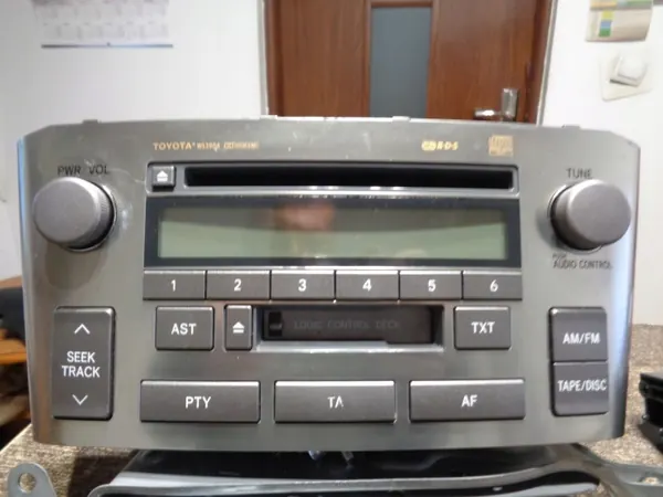 Radio CD Toyota OEM W53904 para Avensis T25 image 2