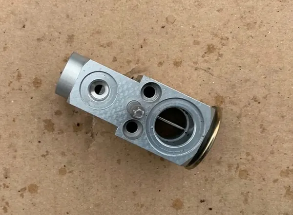 BMW A/C Laajennusventtiili OE 9361710 image 4