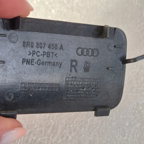 AUDI Q5 8R Tapa de Parachoques Derecho Trasero 8R0807450A image 5