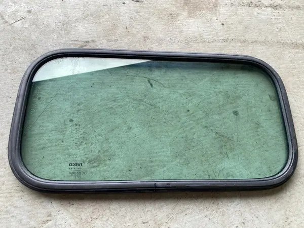 Vitre cloison IVECO DAILY OEM 4325325 - Occasion image 3