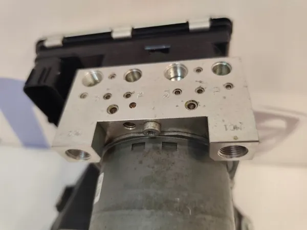 ABS-Pumpenmodul OEM 68535469AB für Dodge RAM image 3