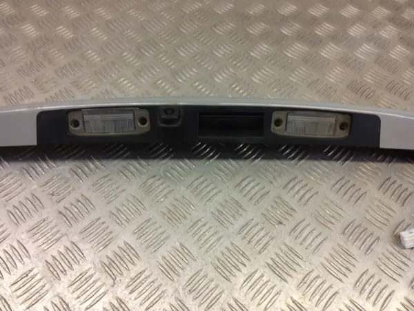 Luz da placa traseira Hyundai Kona I 2022 OEM 87311J9000 image 5