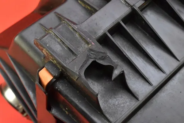 Ilmansuodattimen kotelo Opel Corsa D 1.4 16V 13248906 image 6