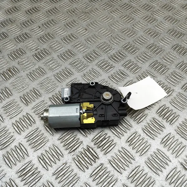 Schiebedachmotor OEM JPLA53508BA für Range Rover Sport II image 2
