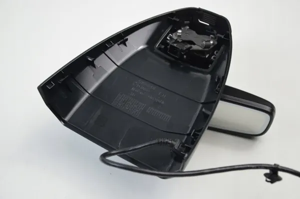 Skoda Karoq Taustapeili OEM 575868437B image 5