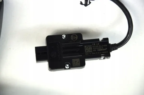 Skoda Karoq Taustapeili OEM 575868437B image 9