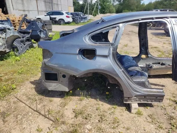 BMW 4 Coupé takaoikea neljännespaneeli OEM 7334022 image 3