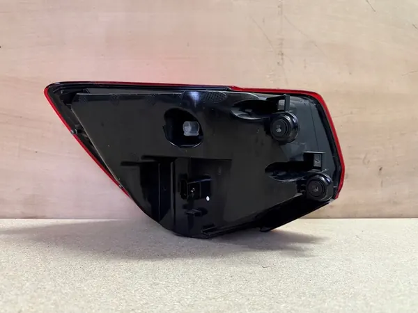 AUDI Q2 Lámpara LED Trasera Derecha image 3