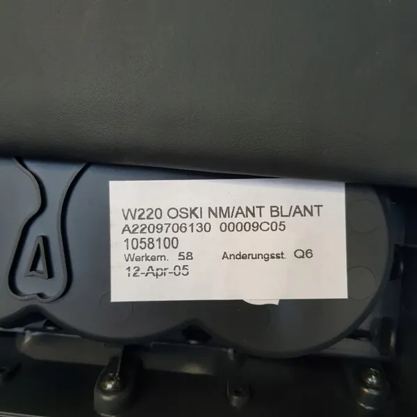 Mercedes S220 W220 tunnel armsteun OEM A2209700030 image 7