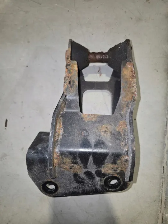Mercedes Atego ohjaamon lukkokiinnike OEM 9673100658 image 2