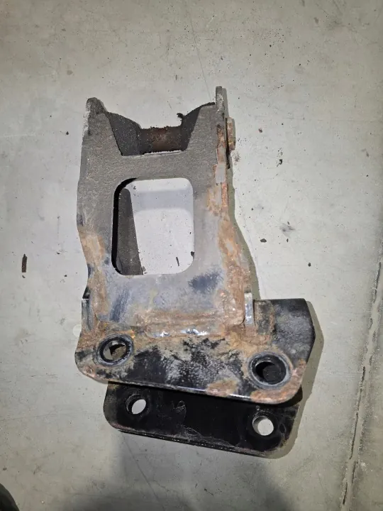 Mercedes Atego ohjaamon lukkokiinnike OEM 9673100658 image 3
