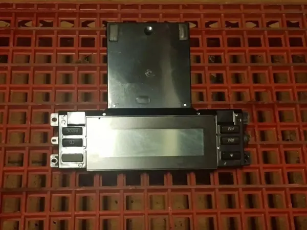 Volvo V70 III Navigationsbildschirm OEM 31328829 image 3